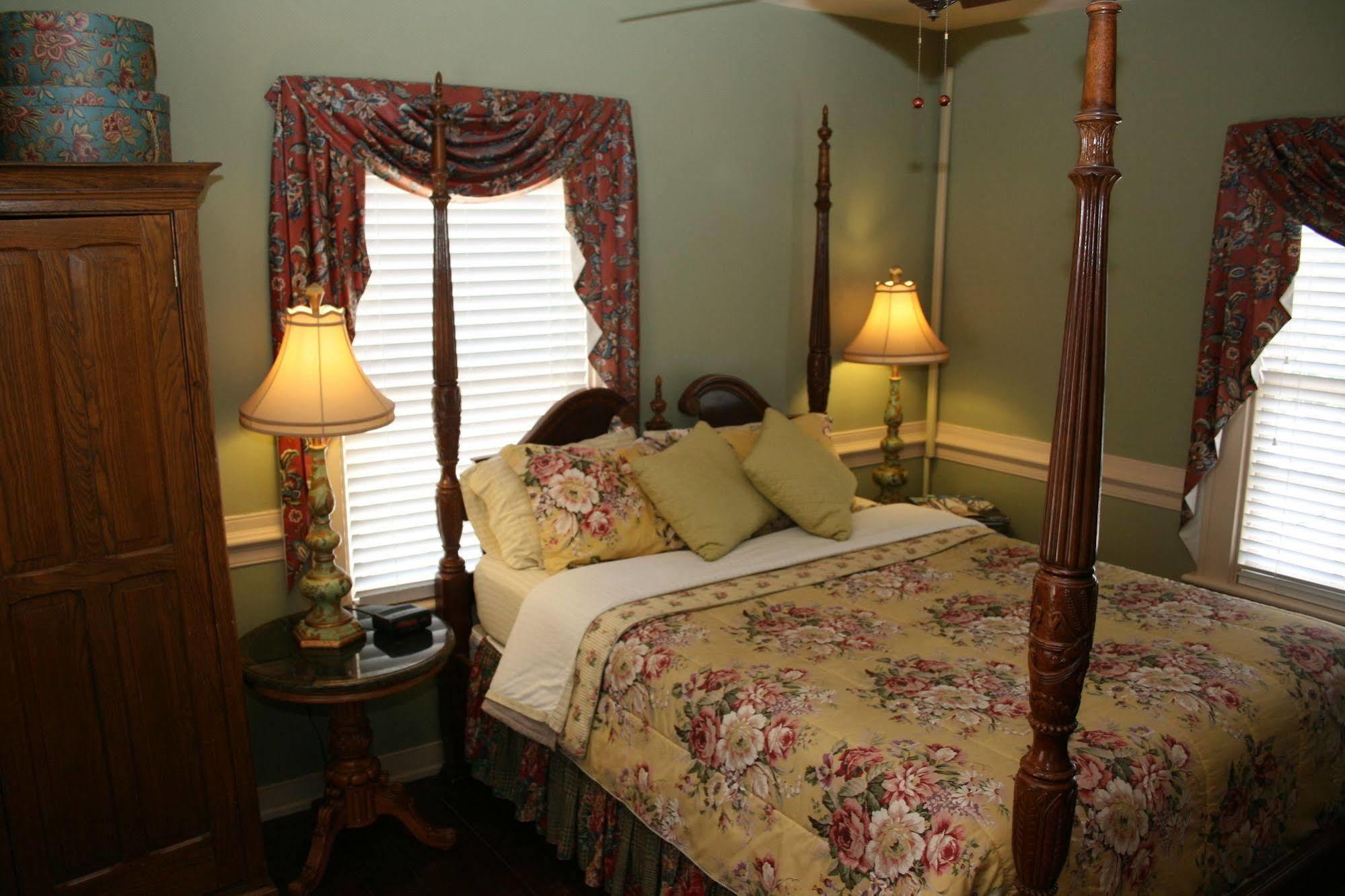 Williamsburg Manor B&B Экстерьер фото
