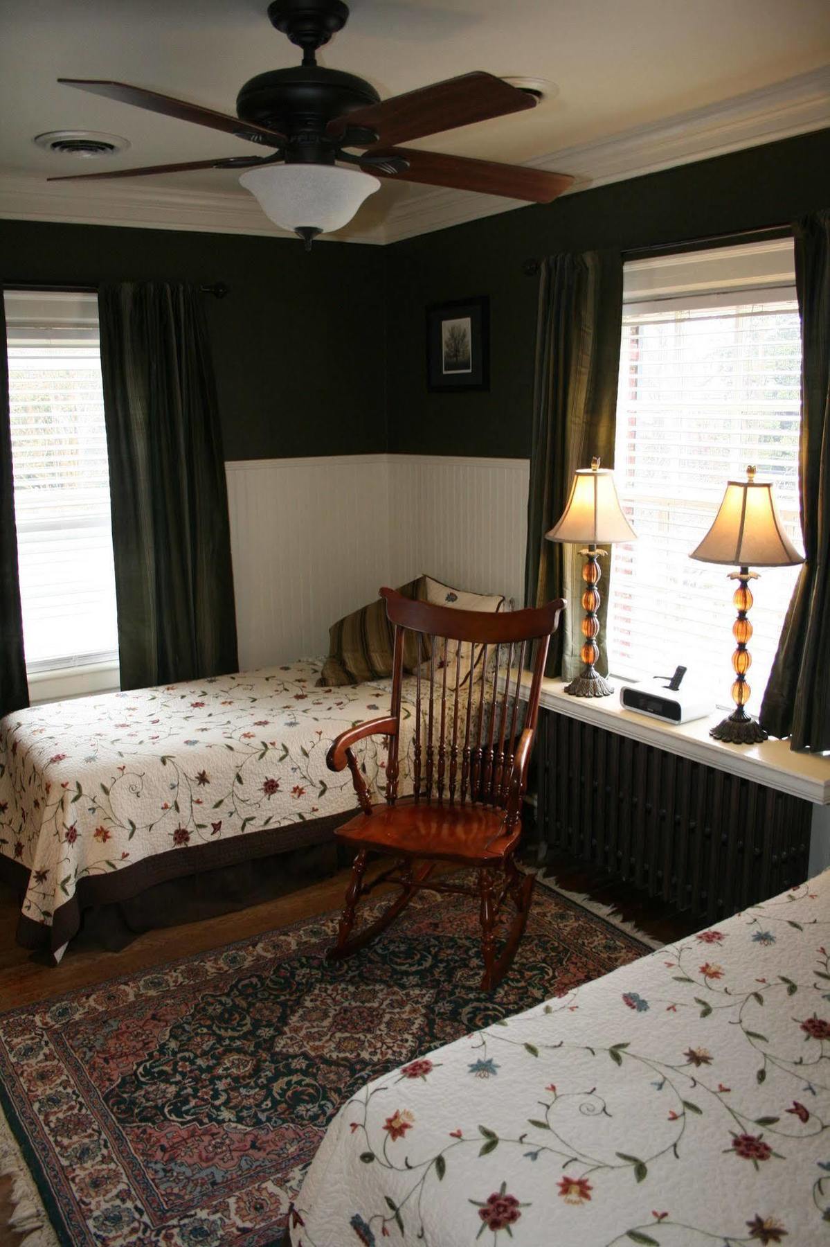 Williamsburg Manor B&B Экстерьер фото