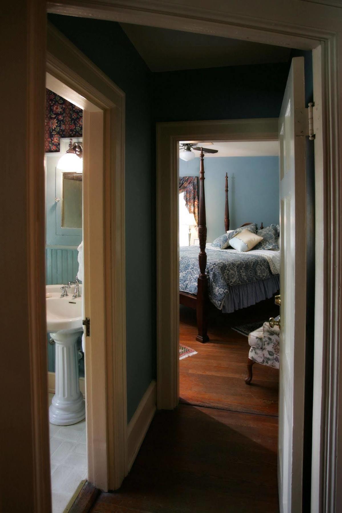 Williamsburg Manor B&B Номер фото