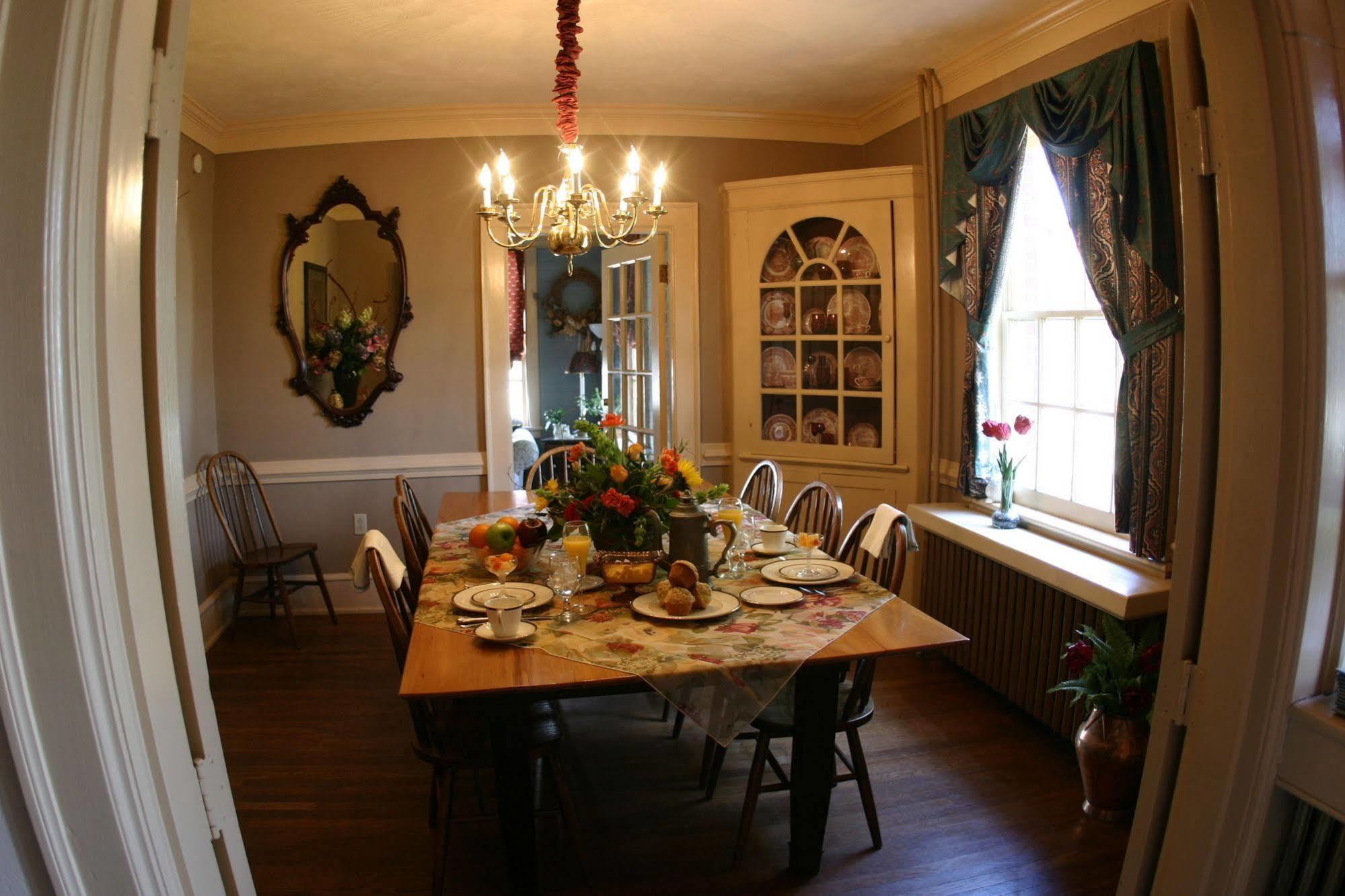 Williamsburg Manor B&B Экстерьер фото